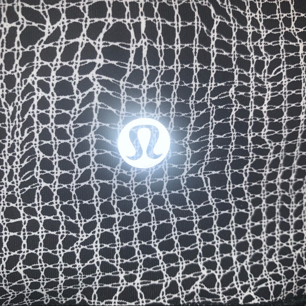 LULULEMON leggings black white reflective logo - Picture 3 of 14